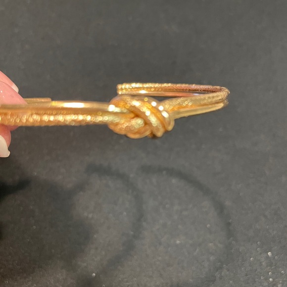 Set of three bracelets - Picture 7 of 7